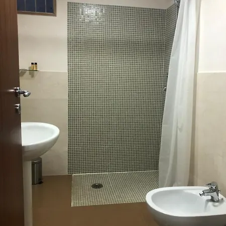 לינה וארוחת בוקר La Sosta